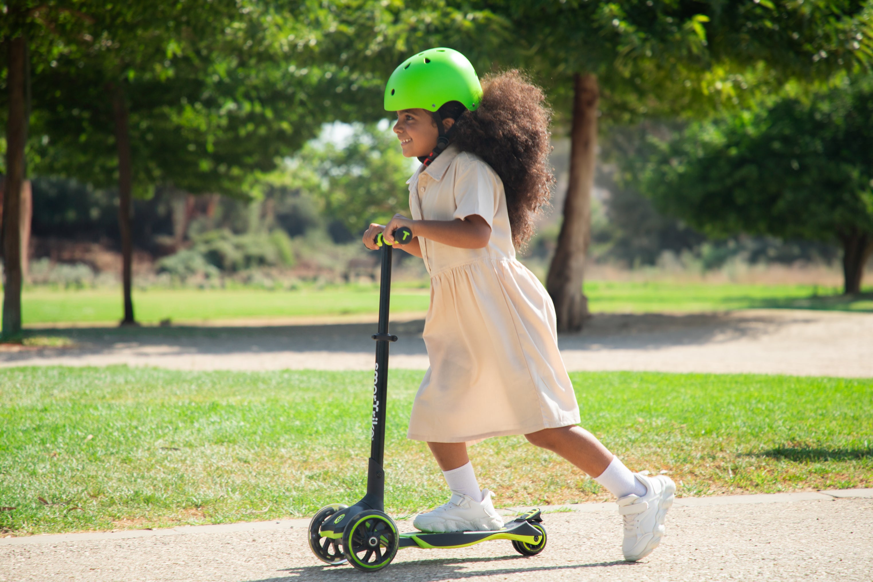 smarTrike Xtend 3 Stage Adjustable Kids' Scooter – Green