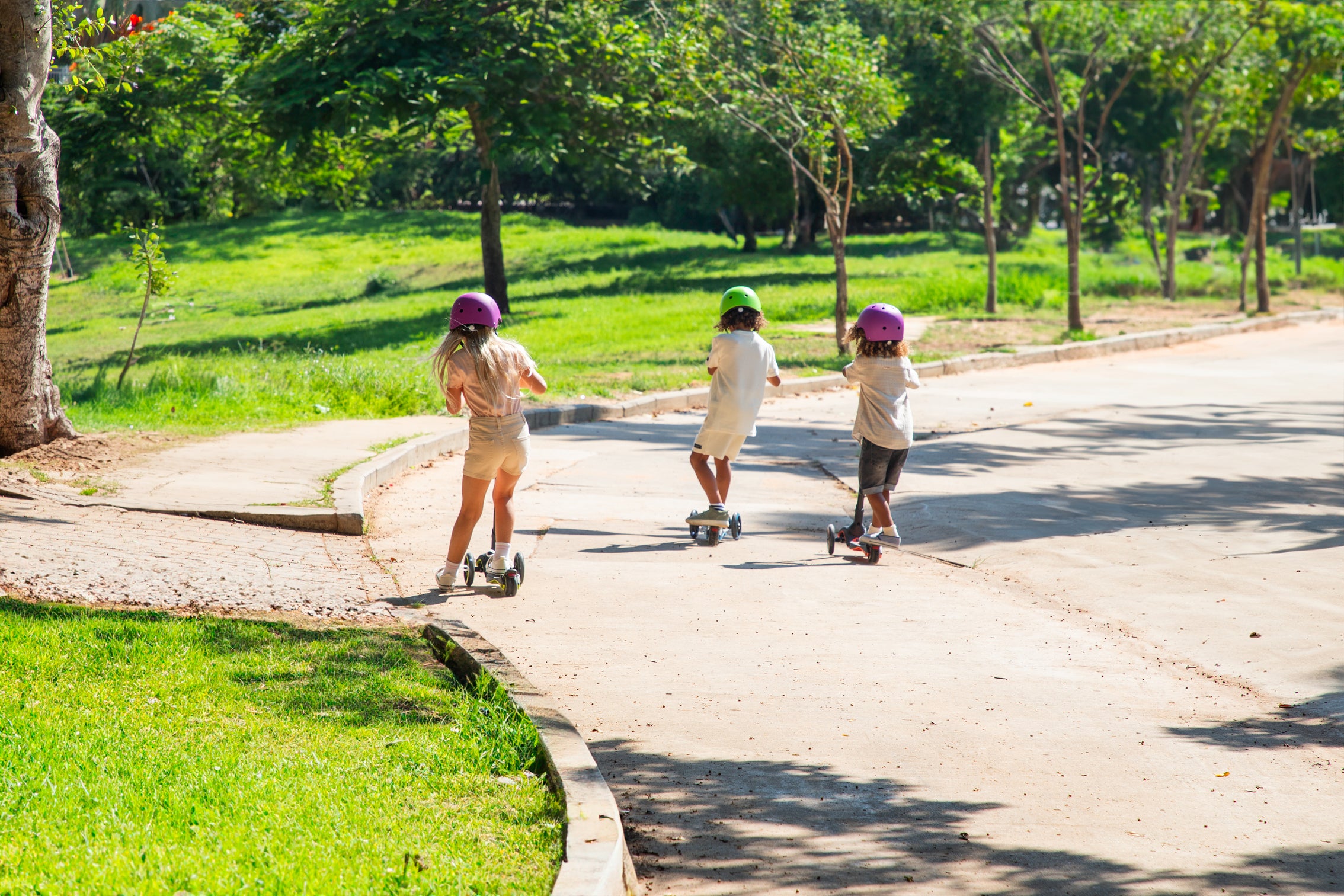 smarTrike Xtend 3 Stage Adjustable Kids' Scooter – Green