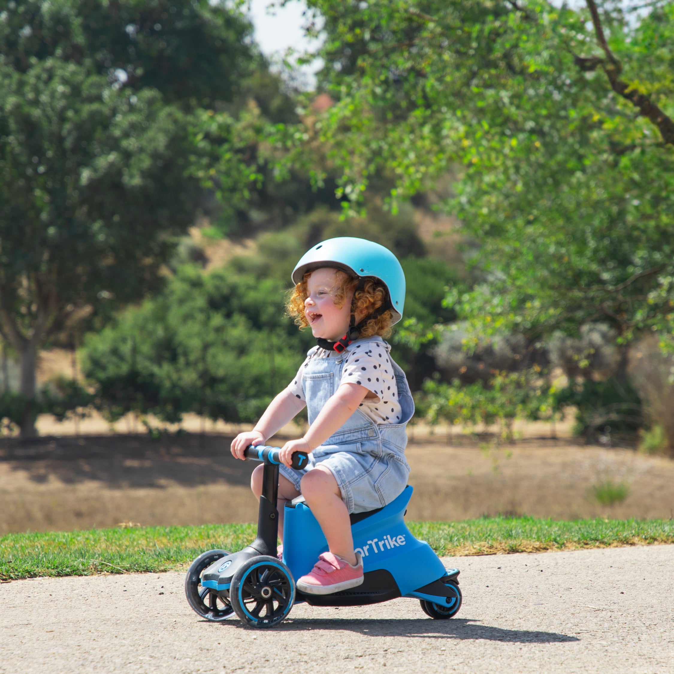 smarTrike Xtend 5 Stage Adjustable Kids' Ride-On – Blue